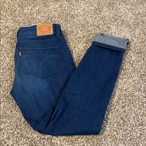 Levi’s 711 Skinny Jeans.